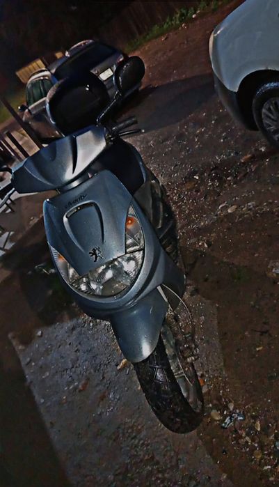 Vând scuter Peugeot
