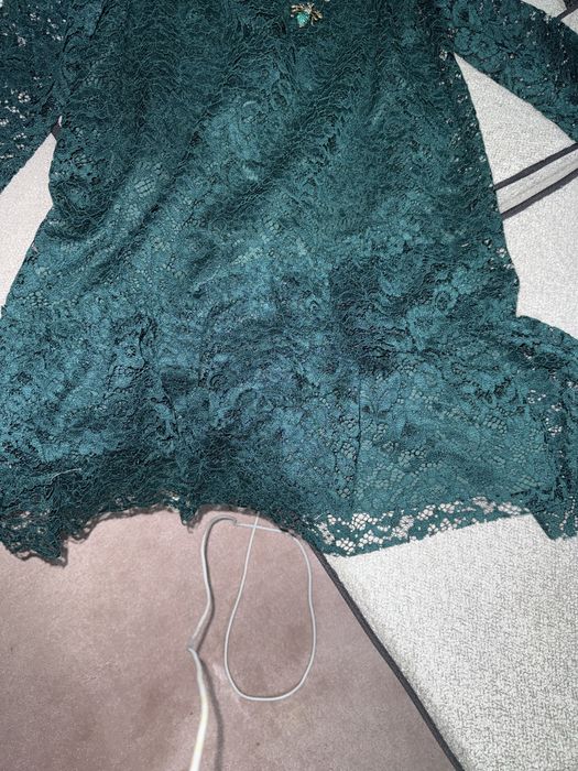 Зелена дантелена рокля