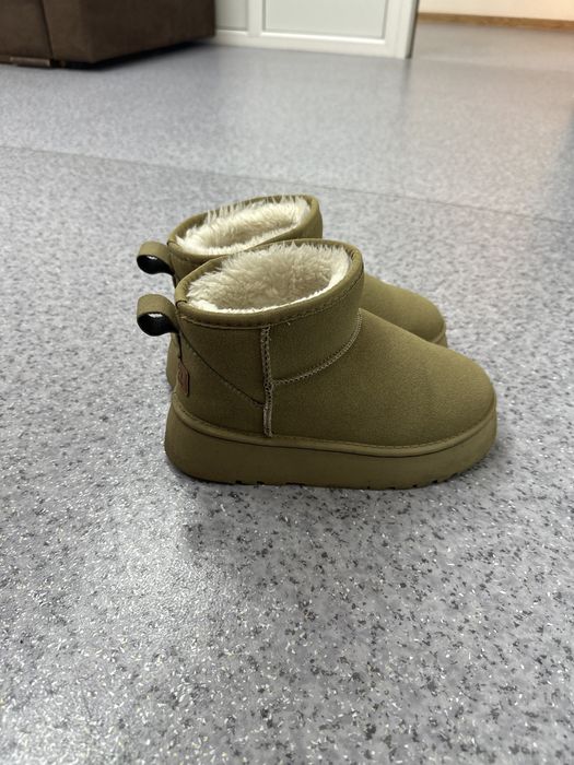 Продаю угги 35 размер