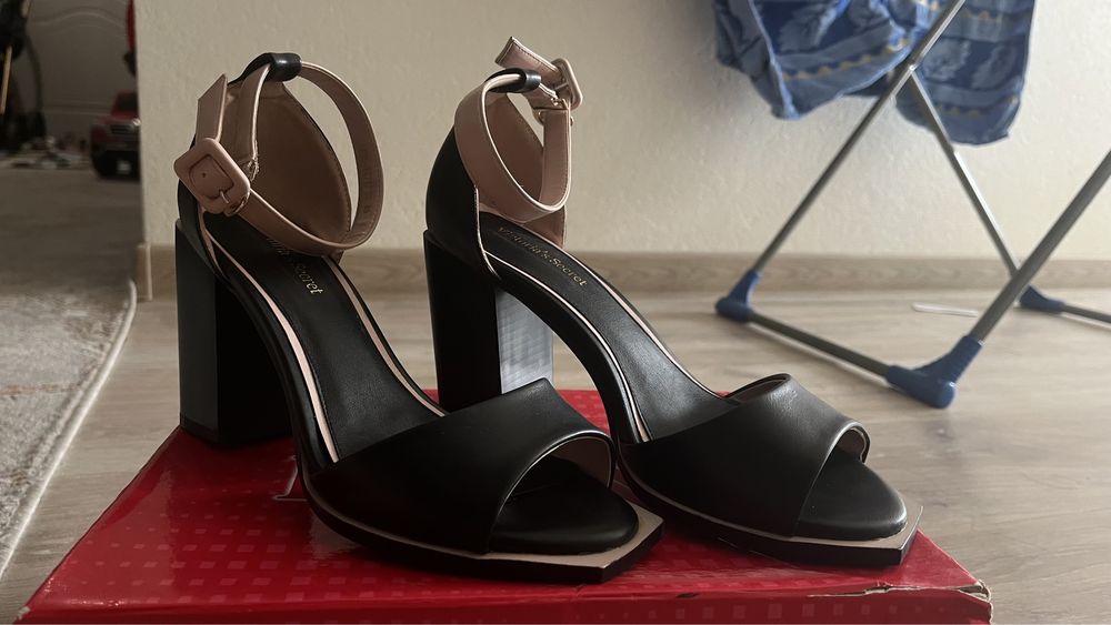 Летний обувь, босоножки