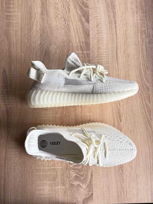 Yeezy Boost 350 V2