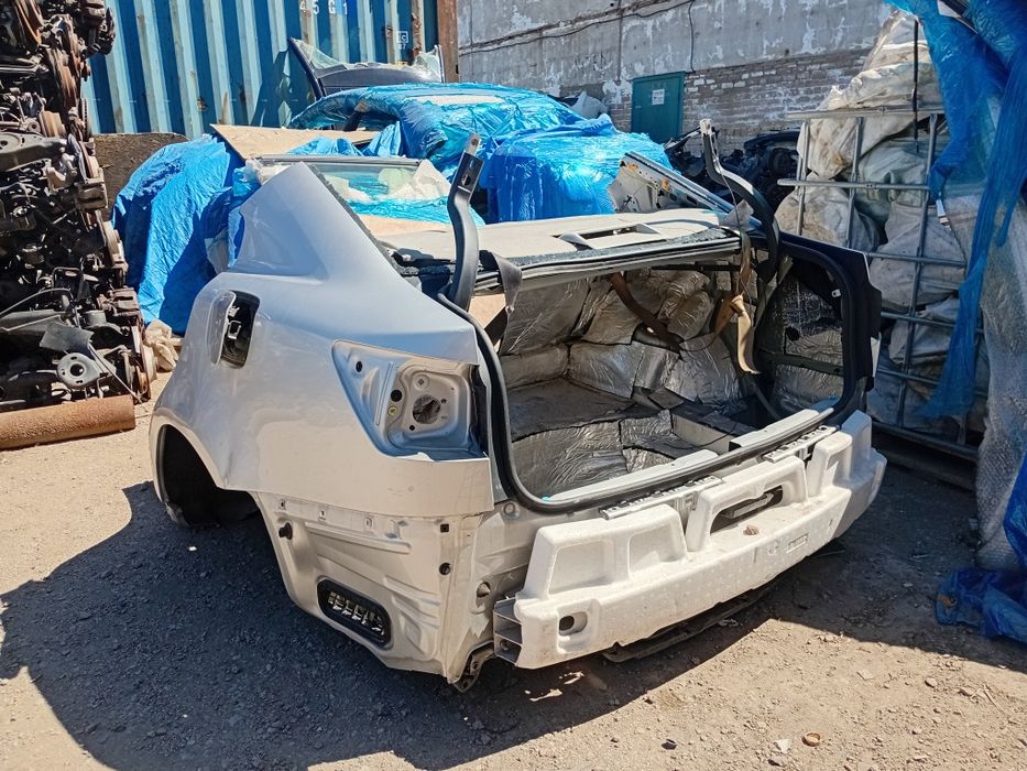 Задняя часть Lexus is250