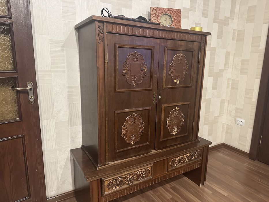 Антикварный комод