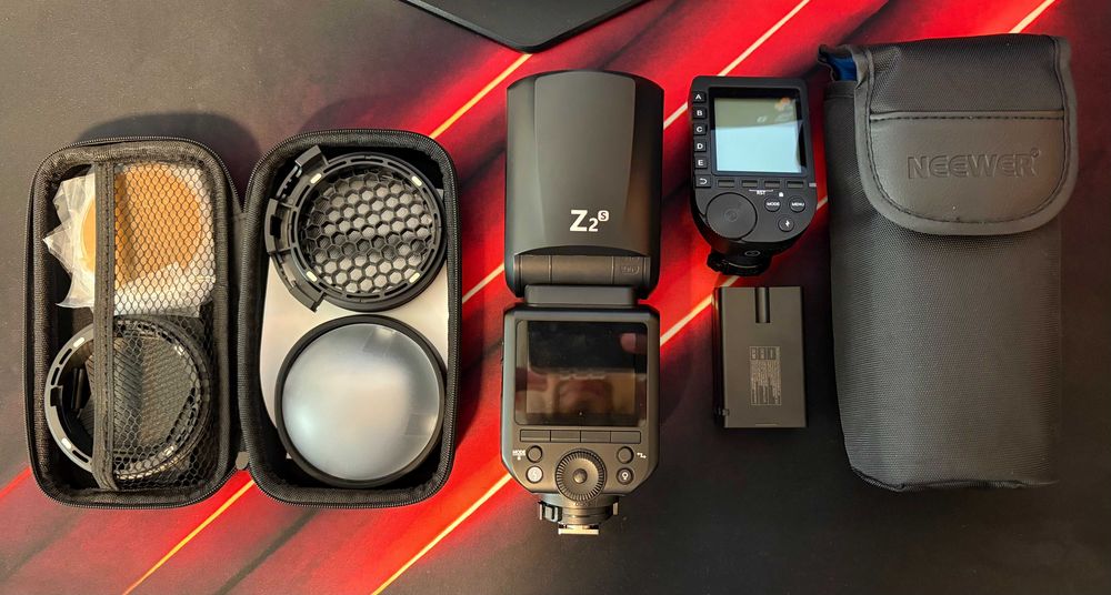 Neewer Z2-S TTL светкавица за Sony + QPro-S тригер + комплект приставки