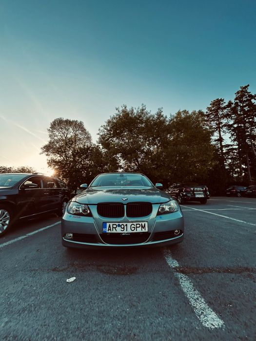 Vând BMW e90,2 litri benzina
