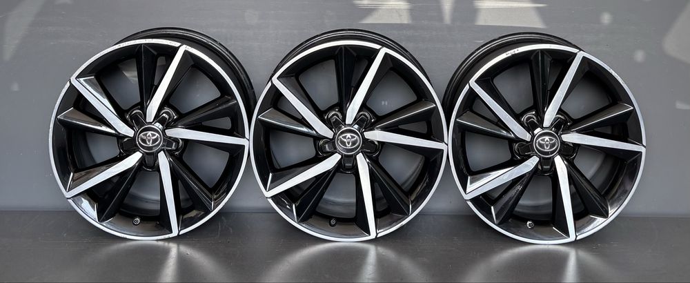 Оригинални джанти TOYOTA AURIS 5x114,3 17цола.