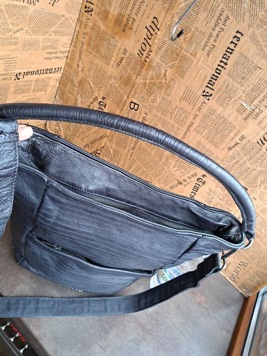 дамска кожена чанта FREDsBRUDER в сива-естествена кожа