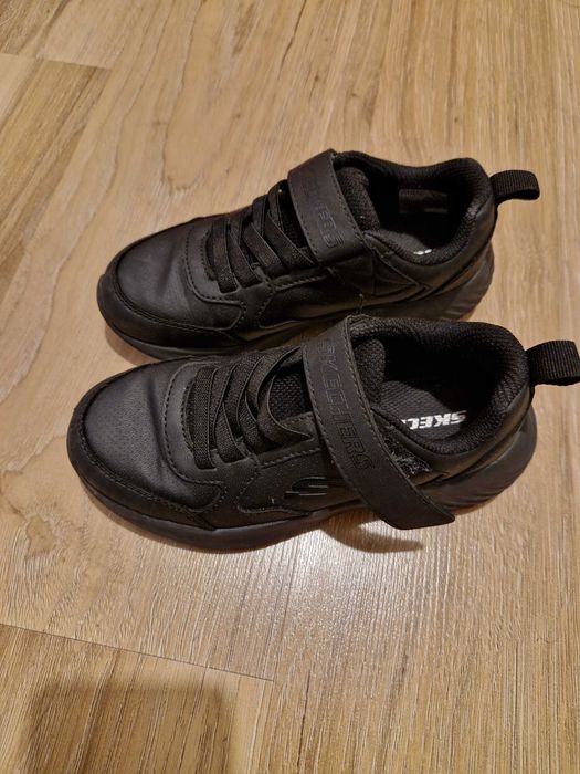 Adidasi skechers baieti marimea 29