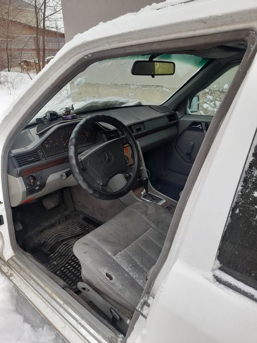 Мерседес бенц 220е м