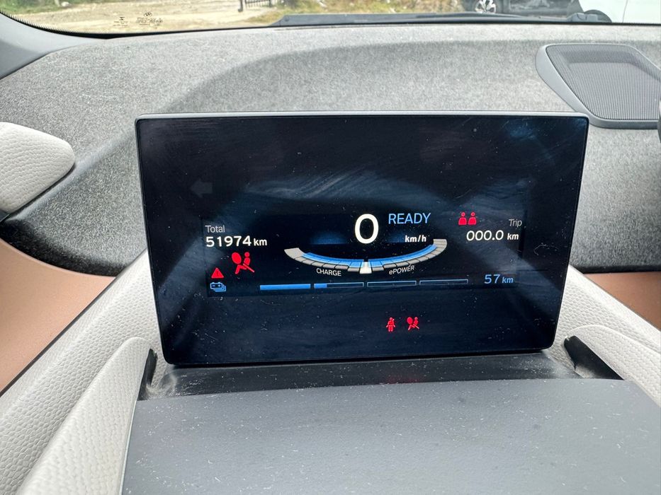 Bmw i3 usor avariat