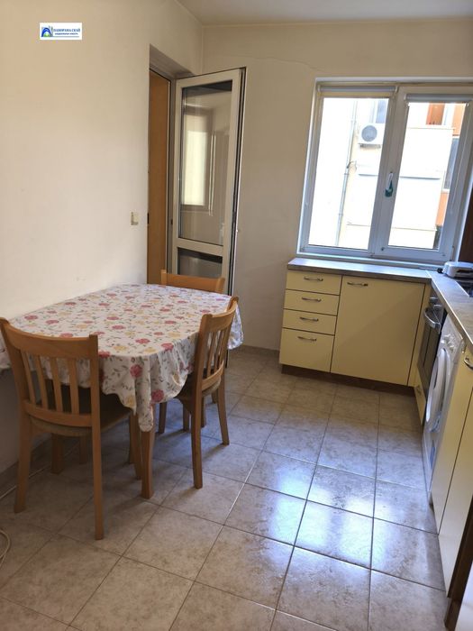 2-стаен в Плевен-Идеален център площ 61 цена 400