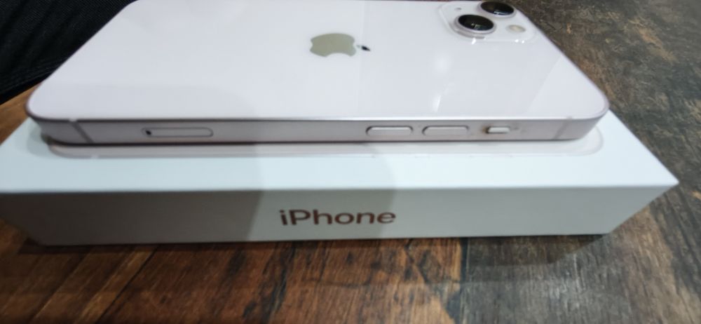 смартфон-iPhone 13
