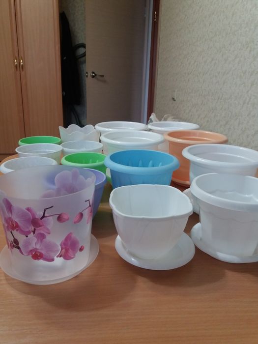 Продаю горшки для цветов.