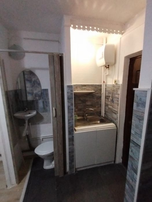 Proprietar vând garsoniera. Doua alăturate