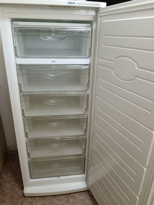 Морозильник вертикальный