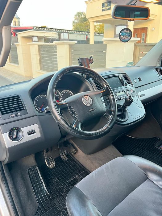 VOLKSWAGEN Multivan 2009 — imagine 4