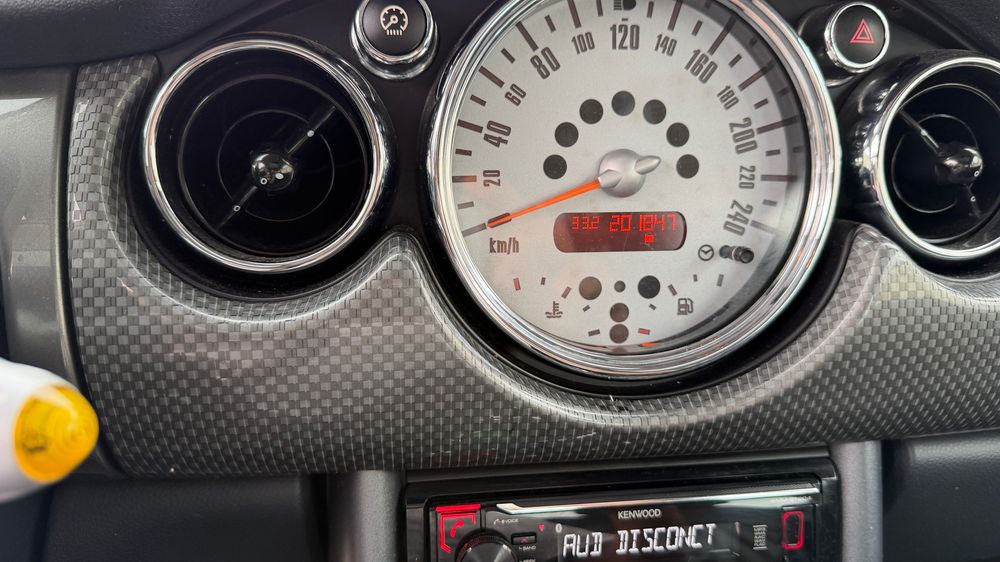 Vând MINI Cooper One, an 2006