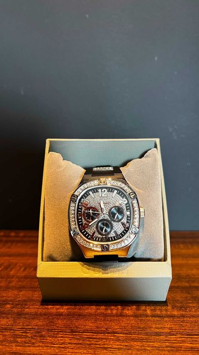 Ceas GUESS multi-functional, cristale