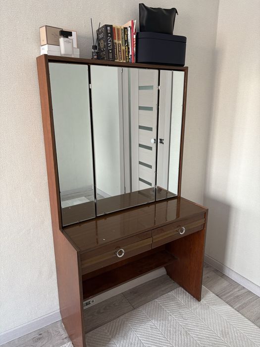 Туалетный столик