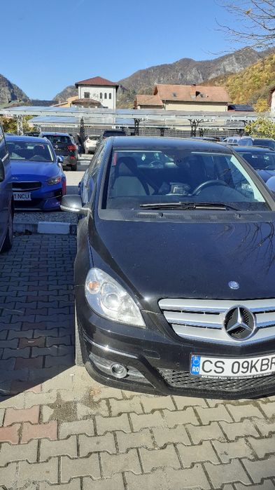 Vând Mercedes Benz B160