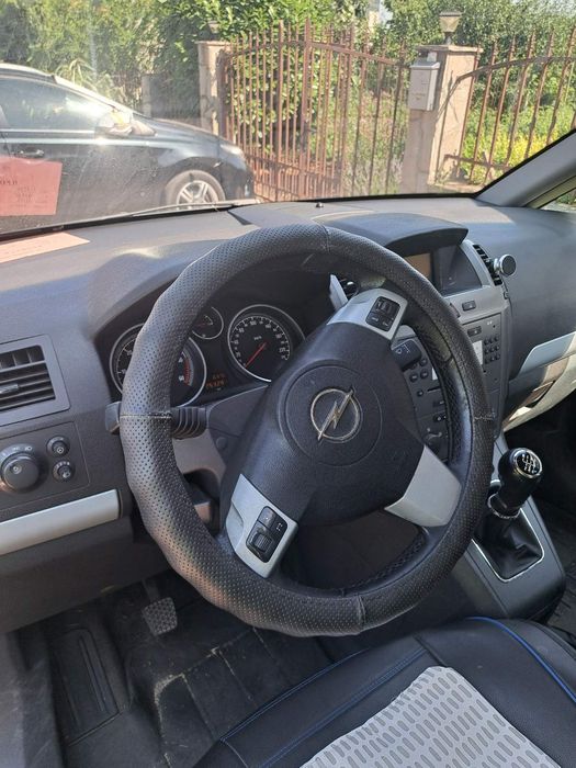 Opel Zafira перфектно състояние
