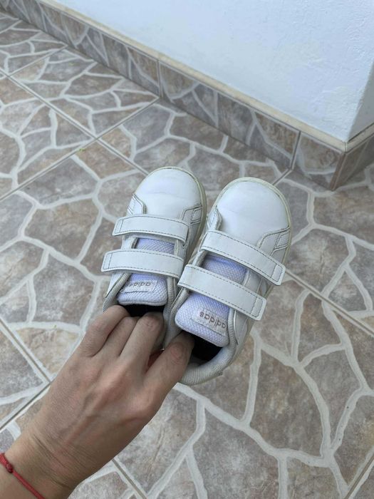 Детски маратонки за момиче Adidas Grand Court 2.0