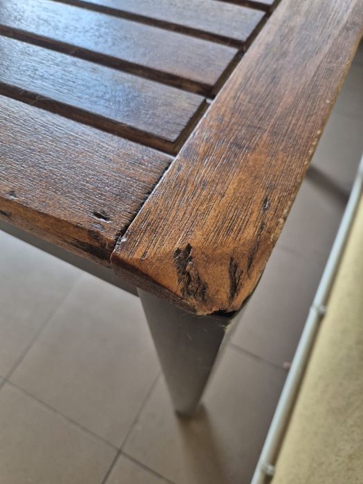 Masa terasa Jysk cadru metalic si lemn