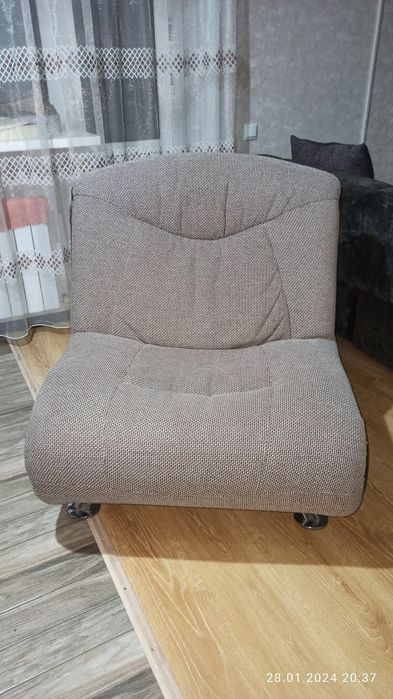 Кресло  с интересным дизайном