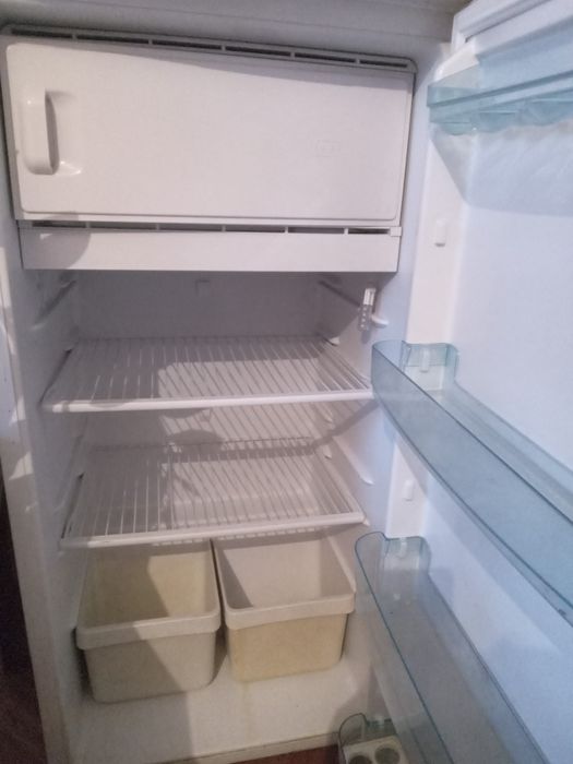 Холодильник  Бирюса.