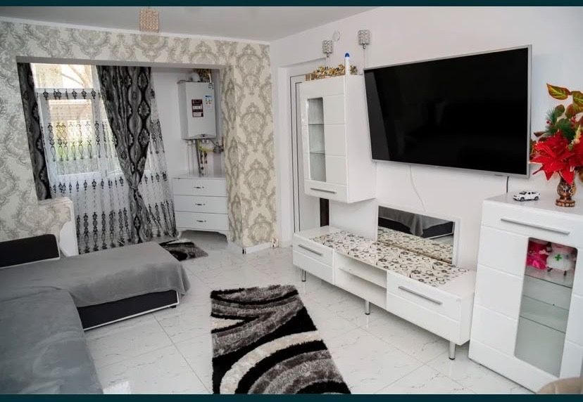 Apartament cu 3 camere de vanzare in Alexandria