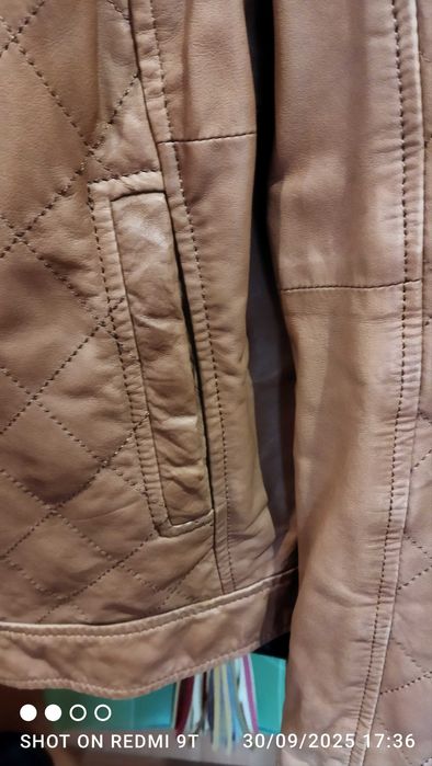 Продавам дамско кожено яке-естествена кожа,размер л.