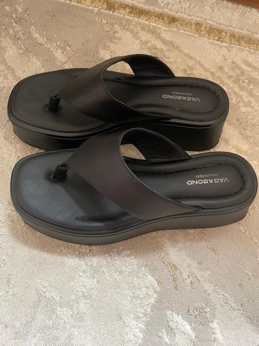 Продам шлепанцы VAGABOND