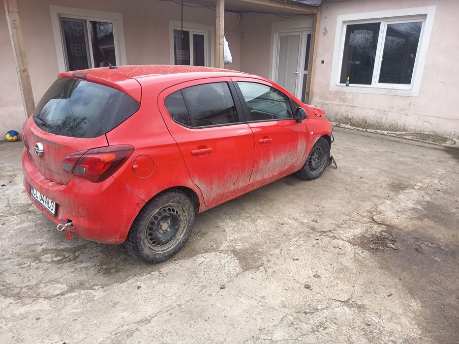 Vând Opel corsa pentru piese de schimb sau schimb.