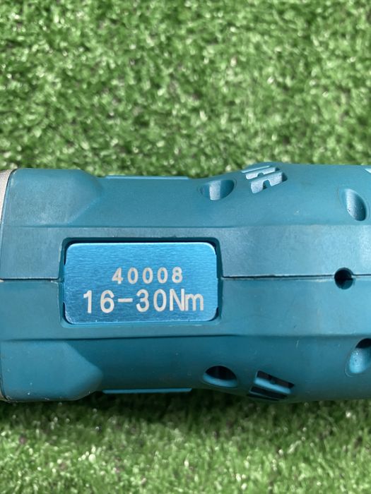 Акумулаторен безчетков ъглов динамометричен ключ Makita DFL 302 F