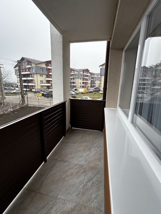 Inchiriez apartament 3 camere 2 bai si loc parcare + terasa