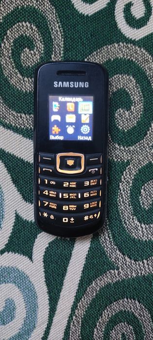 Простой телефон Самсунг 1080