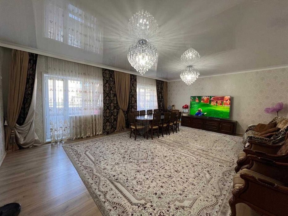 Продаю 4-комн. Таугуль. 131 кв.м. 1 этаж