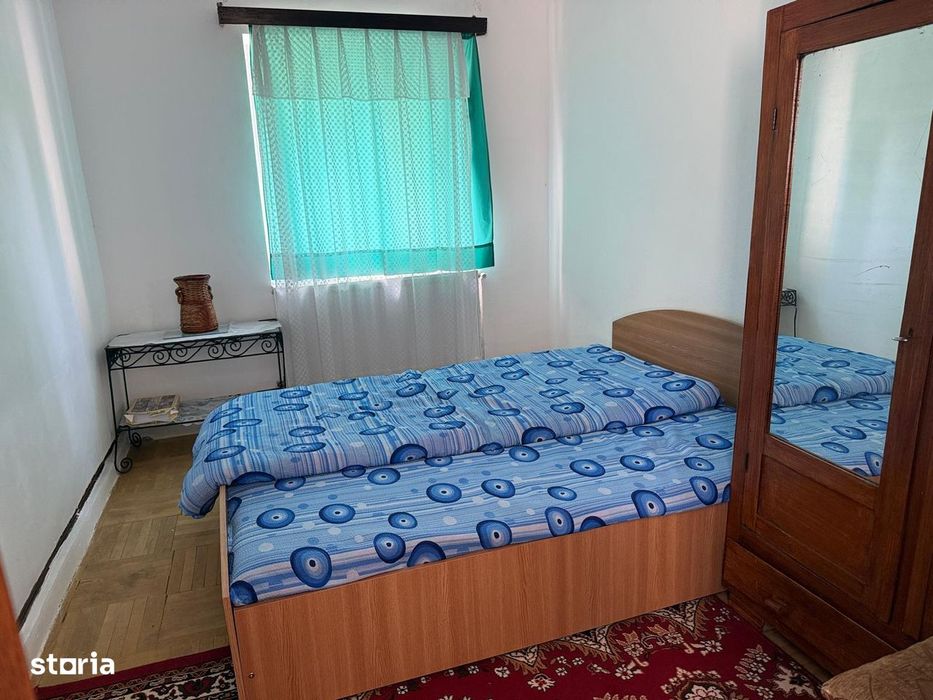 Vanzare apartament 4 camere, modificat, Targoviste, micro 9, et.1
