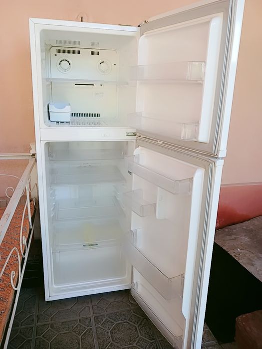 LG xaladelnik sotiladi
