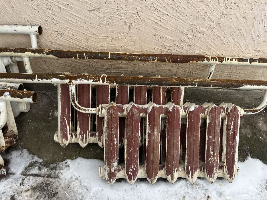 Продам чугунные батареи