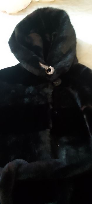 Продам шубу в отличном состоянии.