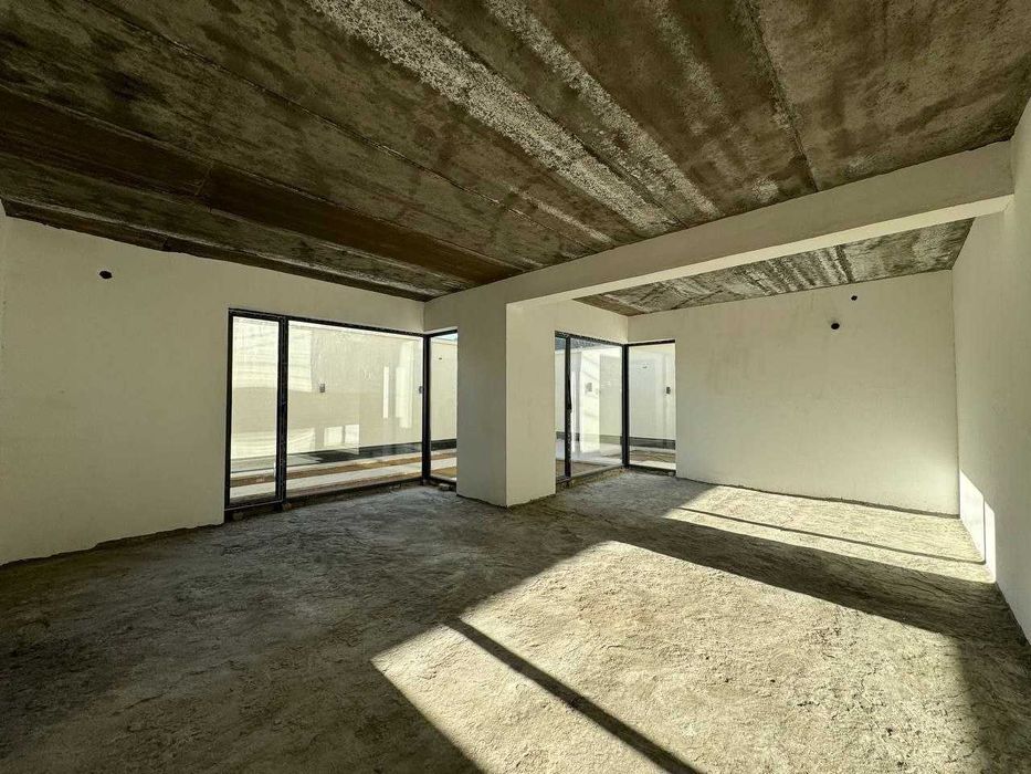 Продажа дома шикарного плана без внутренней отделки (4 сотки)