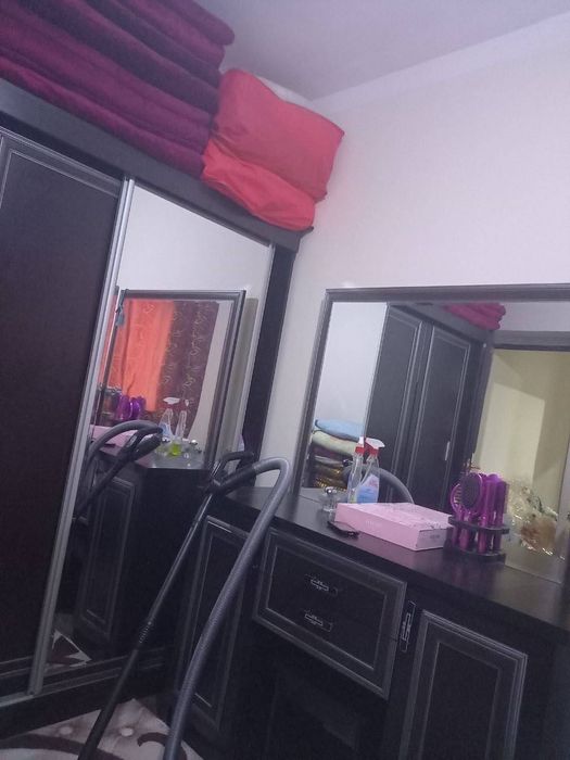 Сдаётся 2х комнатная квартира
C обстановкой  
В горде Алмалыке