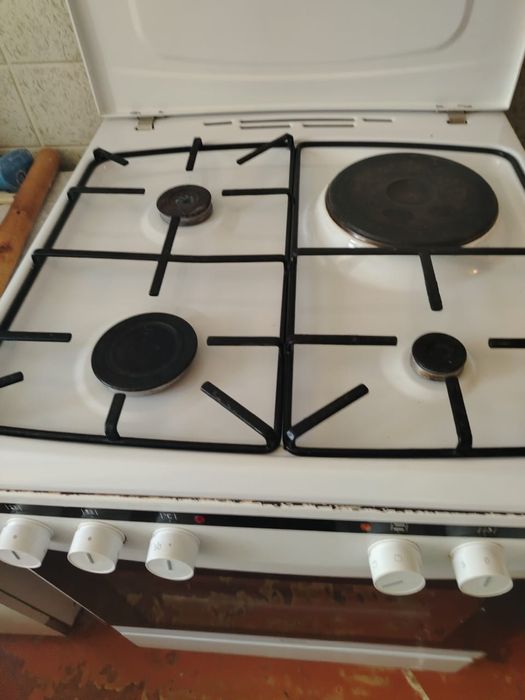 Продам газовую плиту
