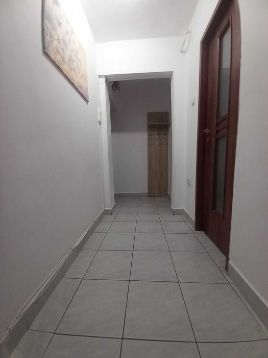 Apartament cu 3 camere de inchiriat