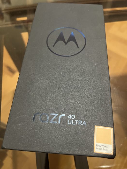 Motorola Razr 40 Ultra - перфектно състояние