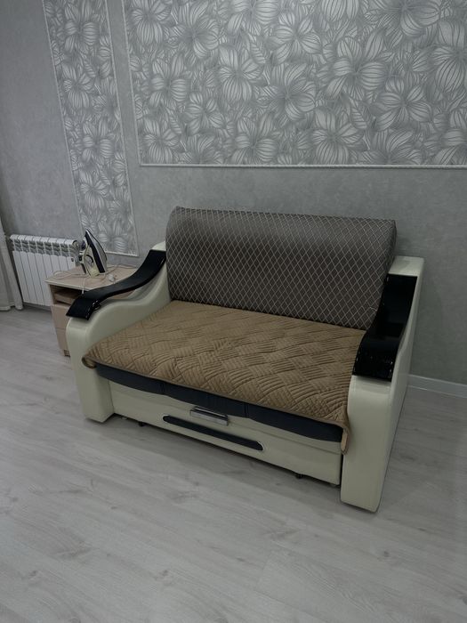 Маленький диван для дома