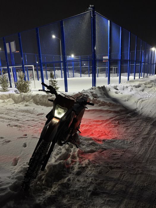 Эндуро мотоцикл  250 кубов