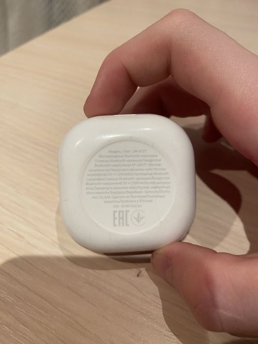 кейс от Samsung Galaxy Buds 2