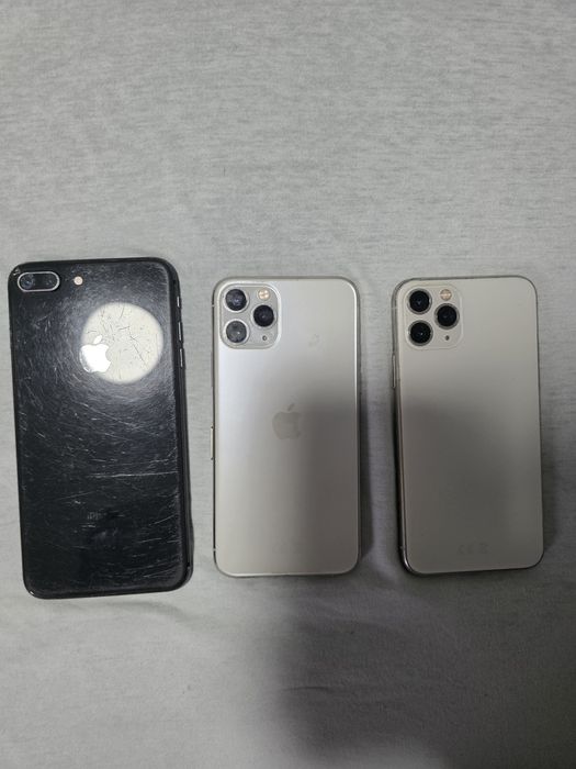 Vand 3 iphone pentru piese